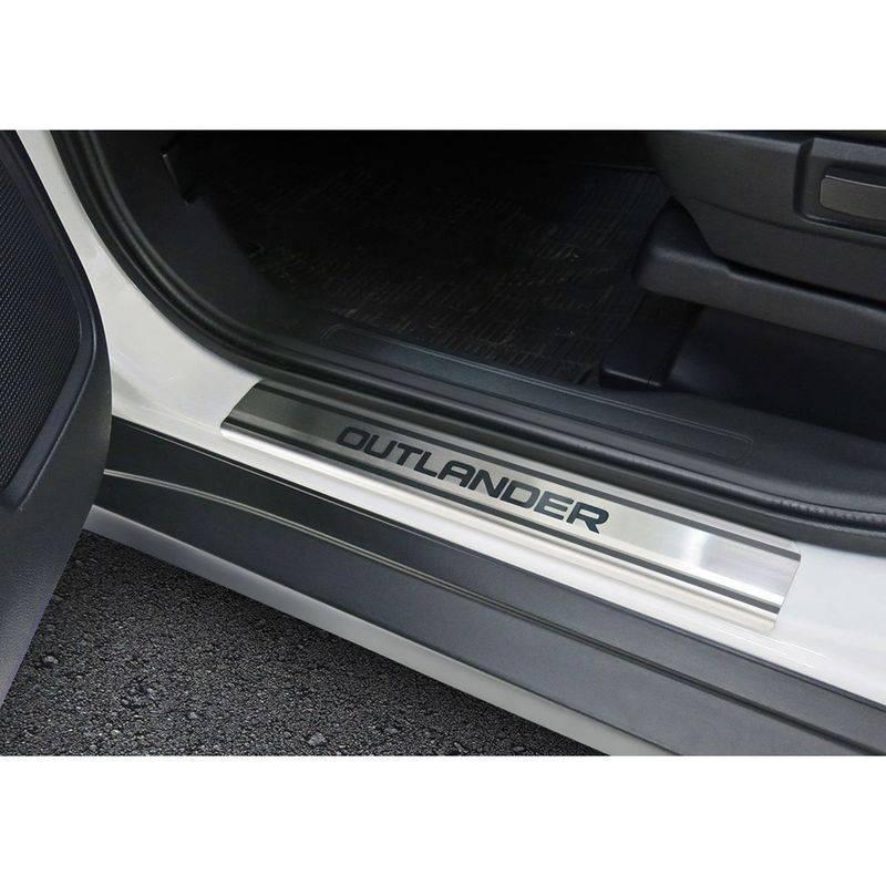 nakladki-na-vnutrennie-porogi-dlja-mitsubishi-outlander-3-2015-2019-1