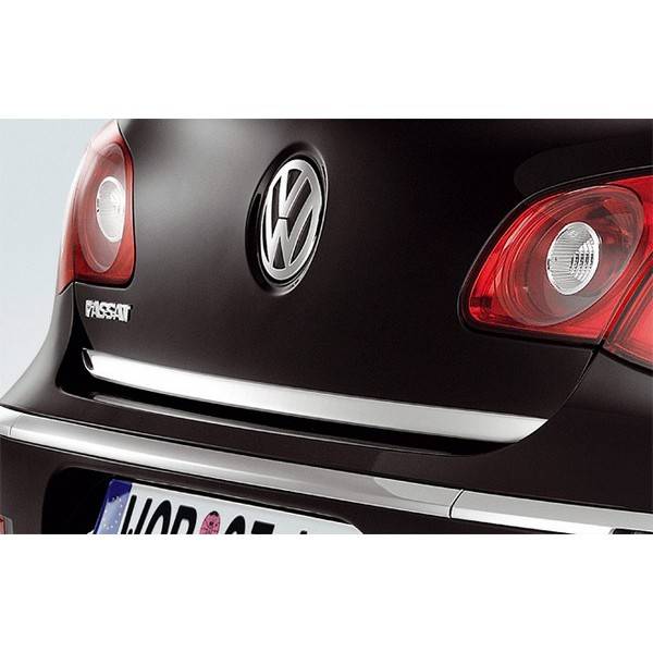 originalnaja-nakladka-na-dver-bagazhnika-dlja-volkswagen-passat-cc-2011-2017